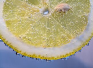 Co to jest skrót NFC w telefonie?