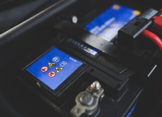 Ile trzyma bateria w słuchawkach?