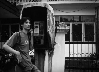 Czy do iPhone muszą być oryginalne słuchawki?