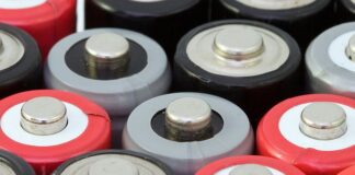 Kiedy należy ładować baterie w telefonie?